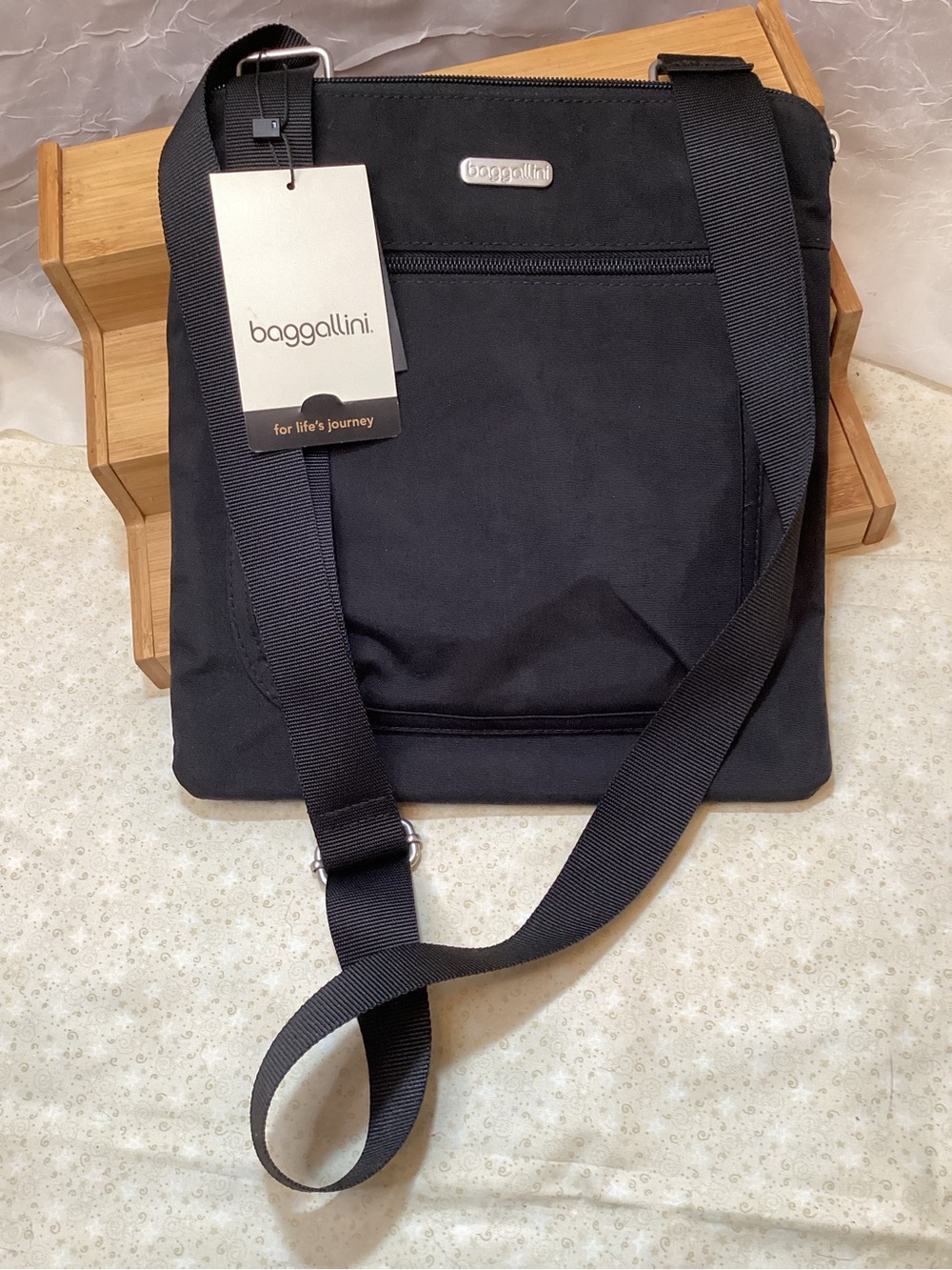 Baggallini Black Pocket Slim Crossbody Messenger Purse Nylon Lightweight NWT